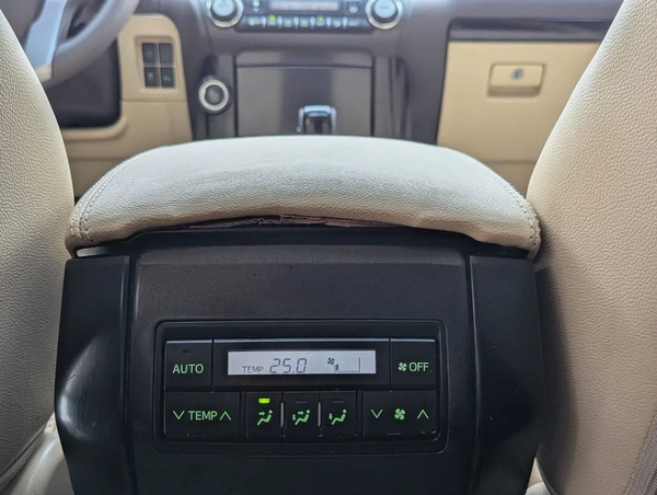 TOYOTA PRADO 2015 FULL OPTION GCC V6 4.0L IN EXCELLENT CONDITION