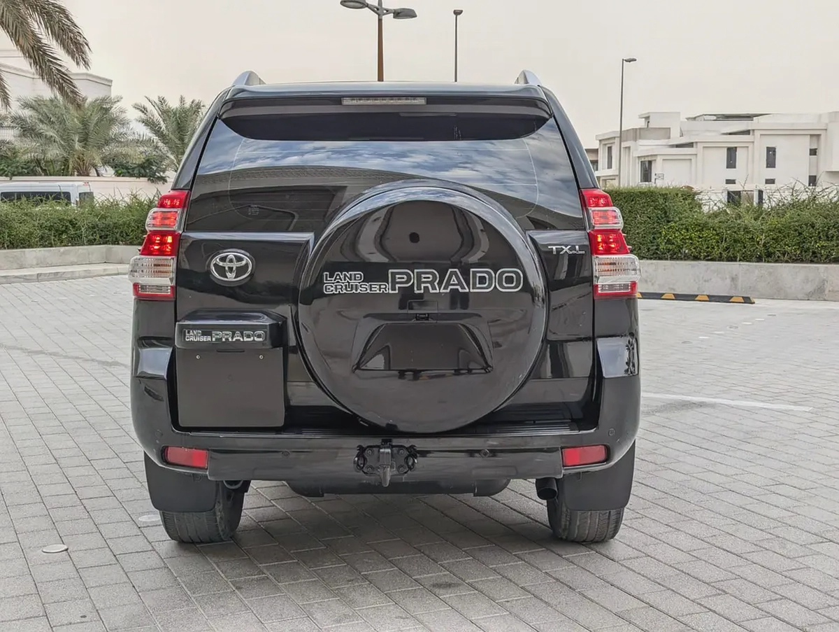 TOYOTA PRADO 2015 FULL OPTION GCC V6 4.0L IN EXCELLENT CONDITION-18-18