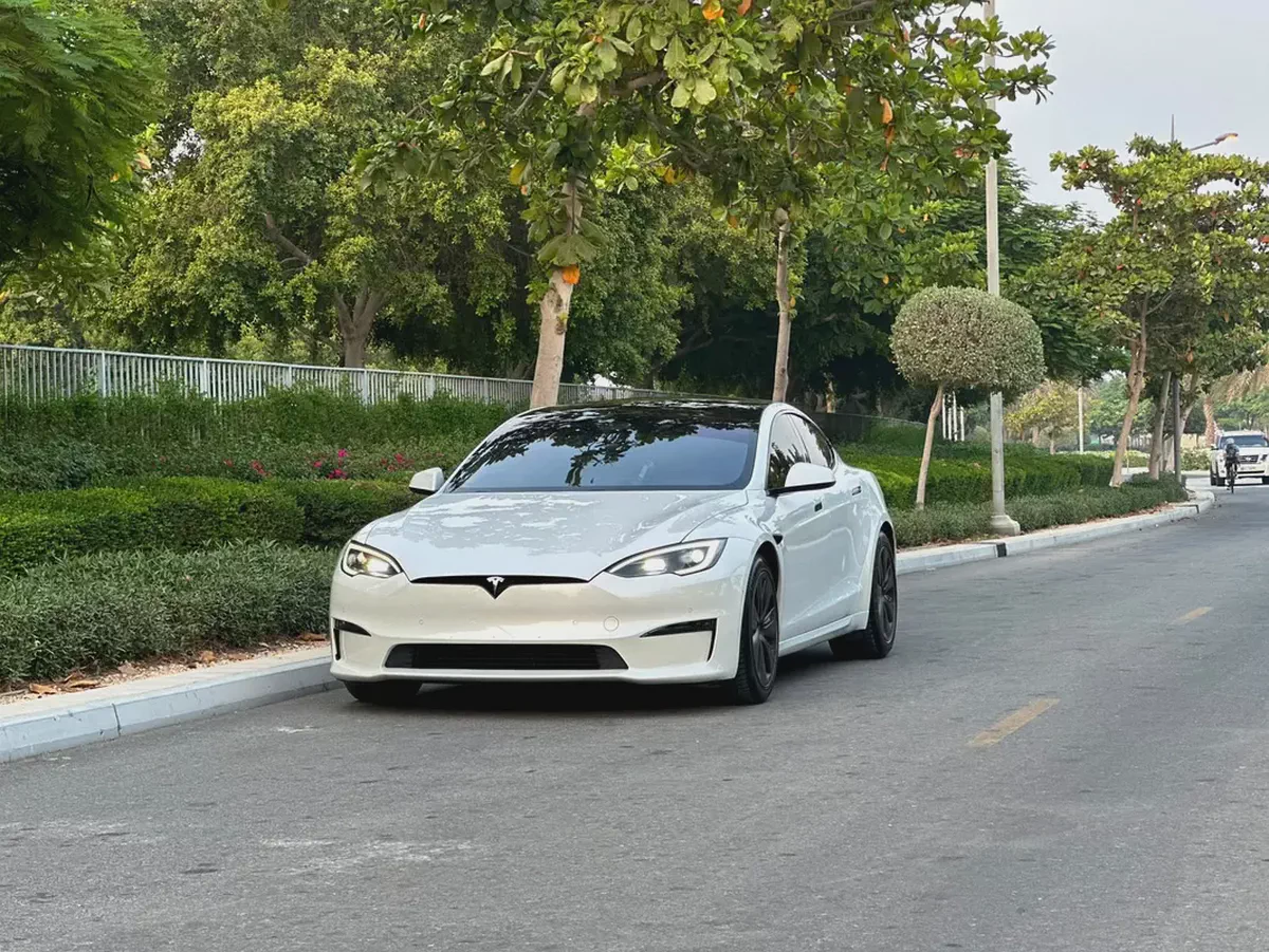 تسلا موديل S بلايد 2023 | خليجي GCC | 1,020 حصان | 3 محركات كهربائية Tri-Motor | دفع رباعي AWD | تسا-3-3