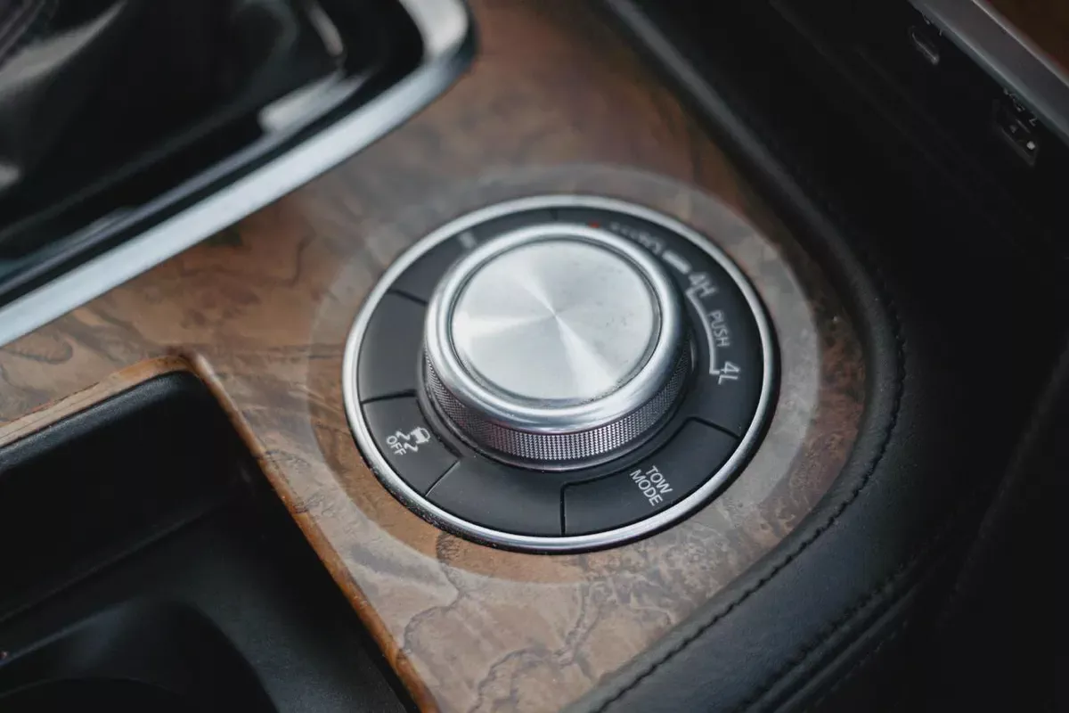 nissan armada platinum 2021-11-11