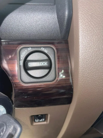 2026 Toyota Land Cruiser 79 LX - GCC Specs - Brand New-10