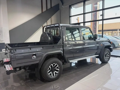 2026 Toyota Land Cruiser 79 LX - GCC Specs - Brand New-2