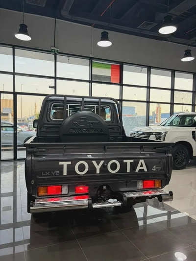 2026 Toyota Land Cruiser 79 LX - GCC Specs - Brand New-3