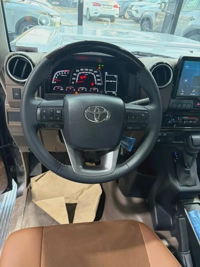 2026 Toyota Land Cruiser 79 LX - GCC Specs - Brand New-6