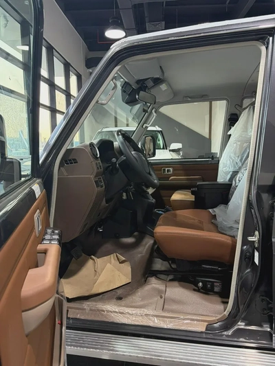 2026 Toyota Land Cruiser 79 LX - GCC Specs - Brand New-7