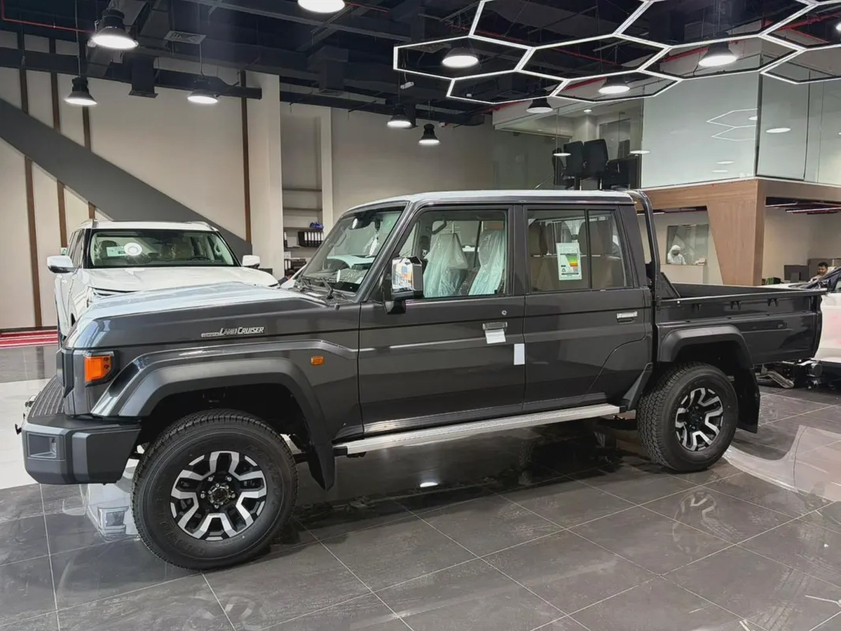 2026 Toyota Land Cruiser 79 LX - GCC Specs - Brand New