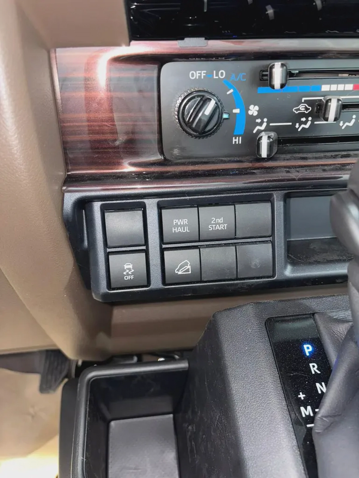 2026 Toyota Land Cruiser 79 LX - GCC Specs - Brand New-8-8