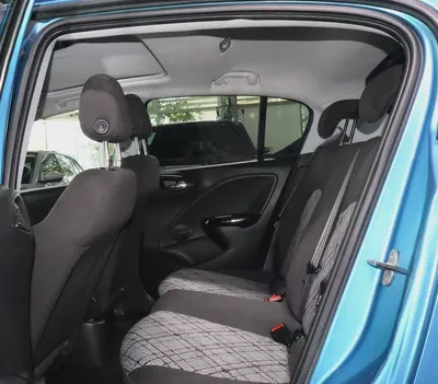 1.4L Corsa Hatchback . GCC Specs . Excellent Condition-8