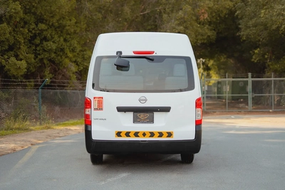 High-Roof 13-Seater Passenger Van | Manual | GCC Specs | Ref#N85273-5