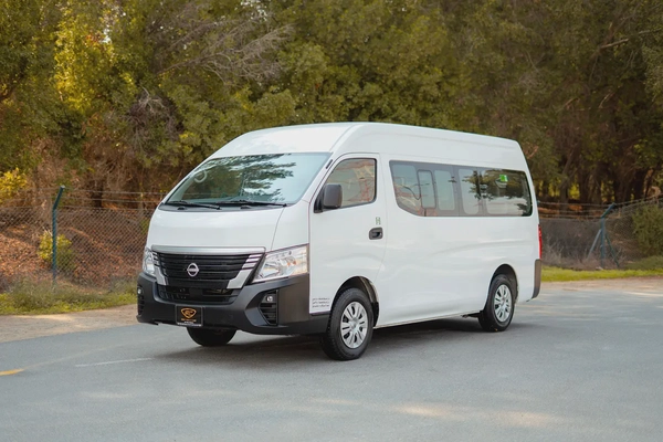 High-Roof 13-Seater Passenger Van | Manual | GCC Specs | Ref#N85273