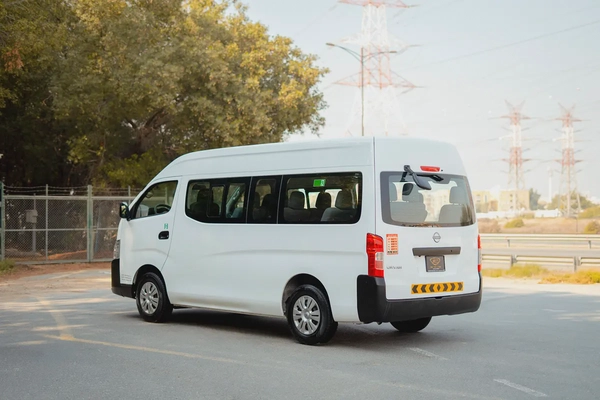 High-Roof 13-Seater Passenger Van | Manual | GCC Specs | Ref#N85273