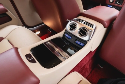 2019 ROLLS ROYCE WRAITH. GCC. BESPOKE AUDIO. 4 BUTTONS. STARLIGHT.-18