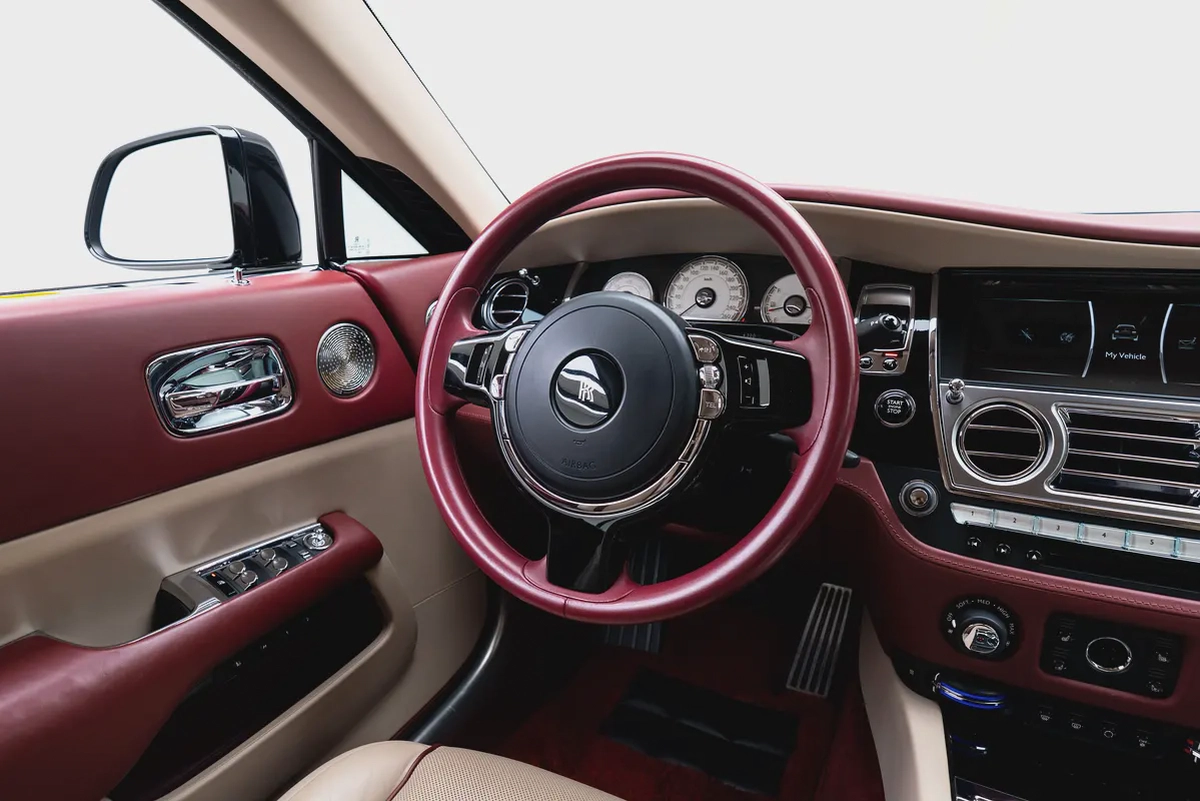 2019 ROLLS ROYCE WRAITH. GCC. BESPOKE AUDIO. 4 BUTTONS. STARLIGHT.-8-8