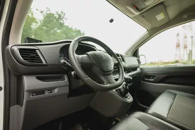 Peugeot Expert | Delivery Van | Manual | GCC Specs | Ref#P08637-9