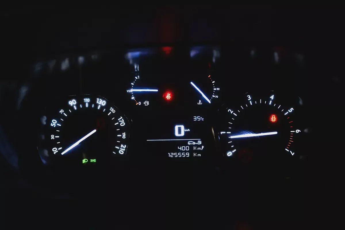 Peugeot Expert | Delivery Van | Manual | GCC Specs | Ref#P08637-10-10