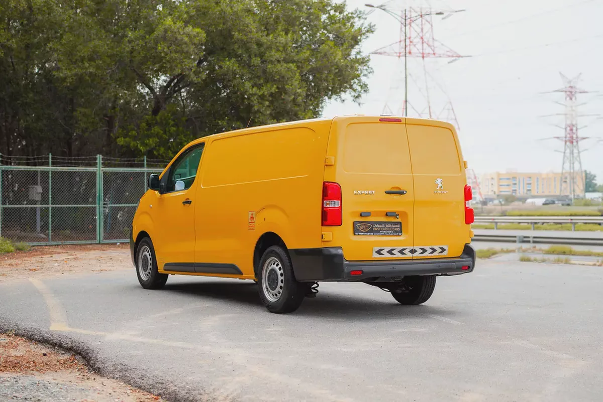 Peugeot Expert | Delivery Van | Manual | GCC Specs | Ref#P08637-3-3