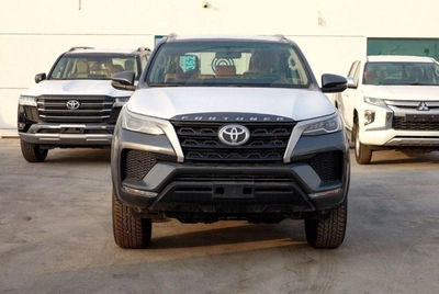 Toyota Fortuner Toyota Fortuner SR5 2.7L petrol 7Seats 4WD full option 2024-1