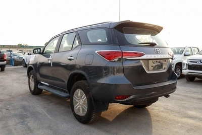 Toyota Fortuner Toyota Fortuner SR5 2.7L petrol 7Seats 4WD full option 2024-4