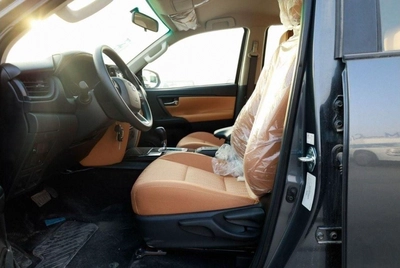 Toyota Fortuner Toyota Fortuner SR5 2.7L petrol 7Seats 4WD full option 2024-6