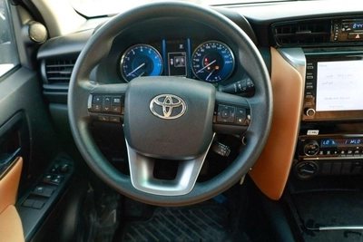 Toyota Fortuner Toyota Fortuner SR5 2.7L petrol 7Seats 4WD full option 2024-10