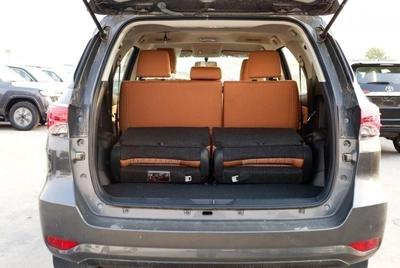 Toyota Fortuner Toyota Fortuner SR5 2.7L petrol 7Seats 4WD full option 2024-17