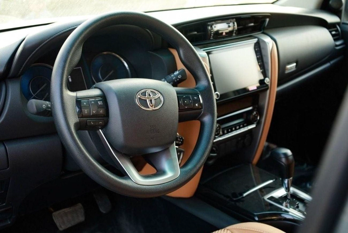 Toyota Fortuner Toyota Fortuner SR5 2.7L petrol 7Seats 4WD full option 2024-7-7