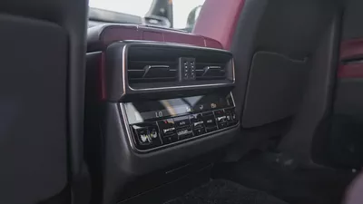 Lexus LX 600 Premium 2026 GCC Specs - Like New!-16