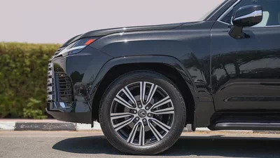 Lexus LX 600 Premium 2026 GCC Specs - Like New!-6
