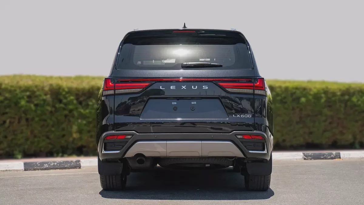 Lexus LX 600 Premium 2026 GCC Specs - Like New!-9-9