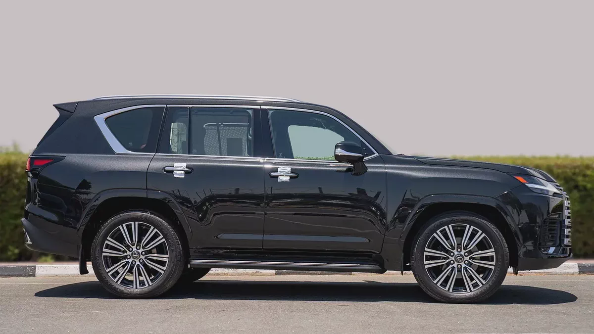 Lexus LX 600 Premium 2026 GCC Specs - Like New!-3-3