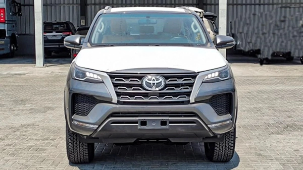 Toyota Fortuner 2.7L AT 4WD 7SETER