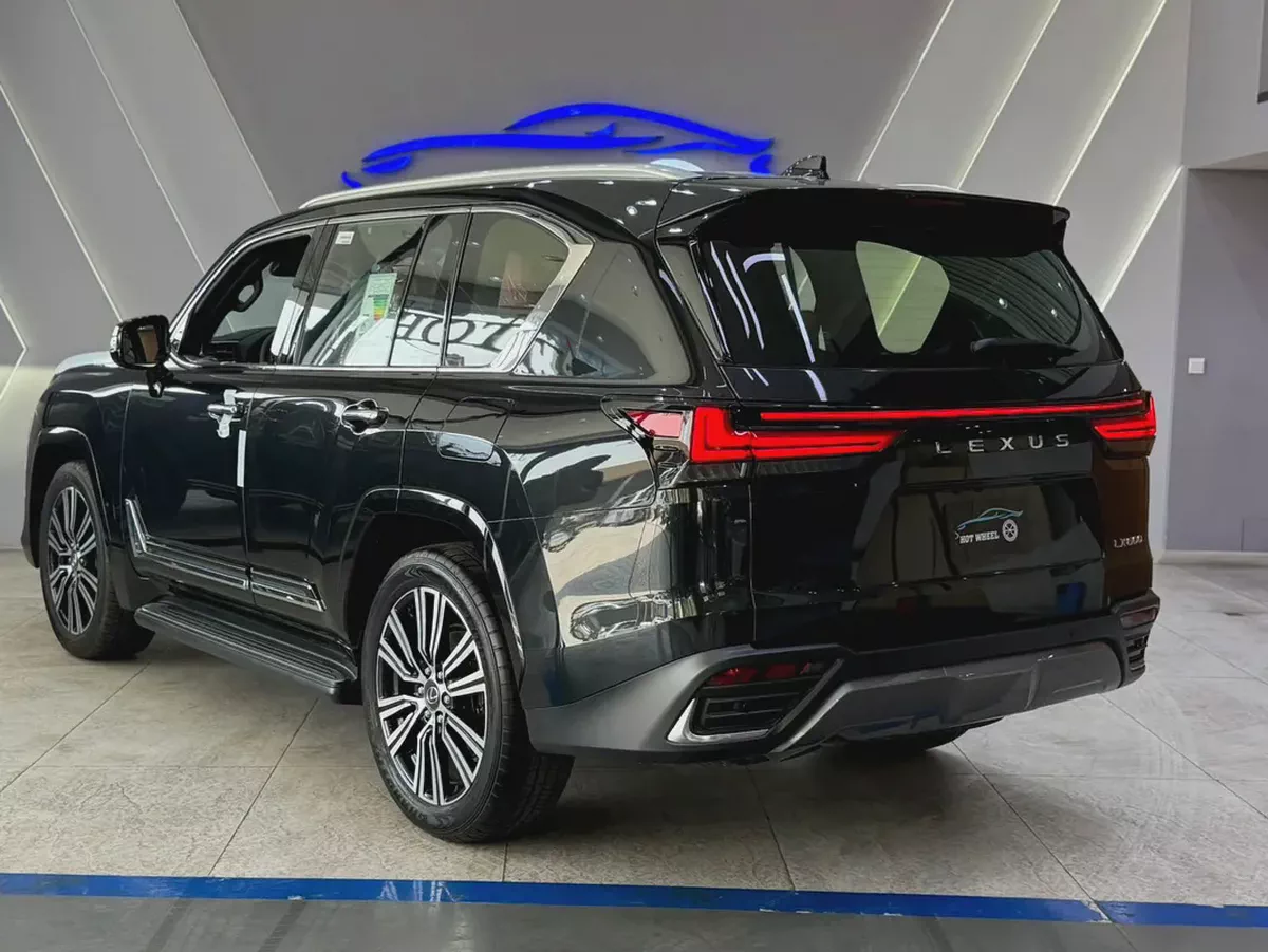 2026 - Lexus LX 600 - BRAND NEW! - GCC for 550,000.00 AED-4-4
