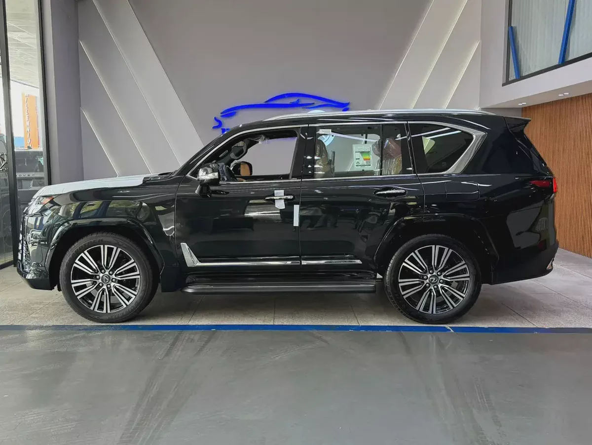 2026 - Lexus LX 600 - BRAND NEW! - GCC for 550,000.00 AED-6-6