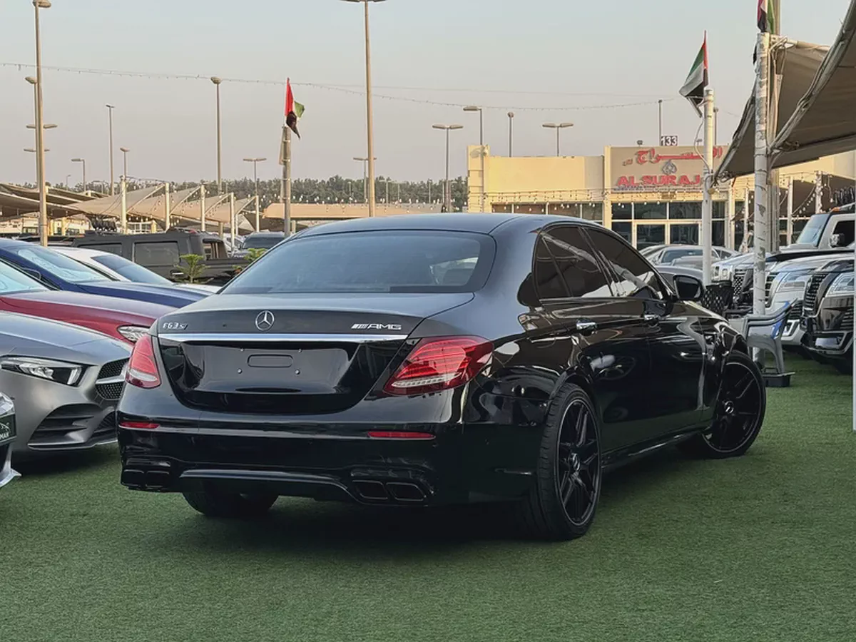 Mercedes E63 s AMG Gcc specs the highest option NO1-5-5