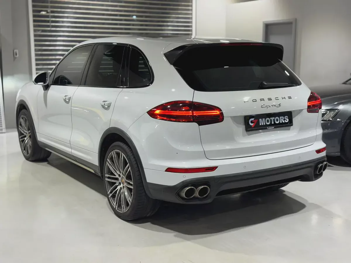 Porsche Cayenne S | 2016 | GCC Specs | Excellent Condition.-5-5