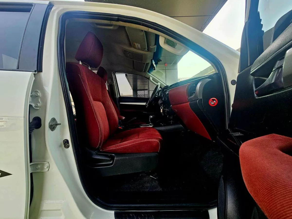 Toyota Hilux GLX SR5 PATROL/ AUTOMATIC/ AUTO WINDOWS/ WIDE BODY/ LOW MILEAGE-9-0