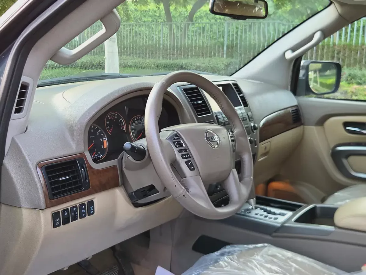2015 Nissan Armada LE GCC Specs-8-8
