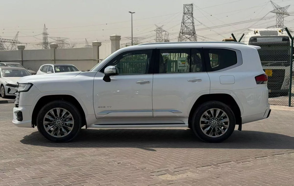 Toyota Land Cruiser VXR TOYOTA LANDCRUISER LC300 VXR INSIDE BURGUNDY 2026 AL FUTTAIM SPECS-1-0