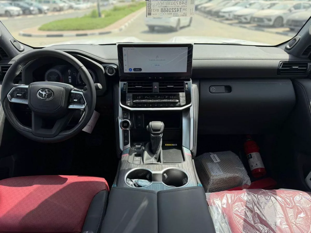 Toyota Land Cruiser VXR TOYOTA LANDCRUISER LC300 VXR INSIDE BURGUNDY 2026 AL FUTTAIM SPECS-6-0
