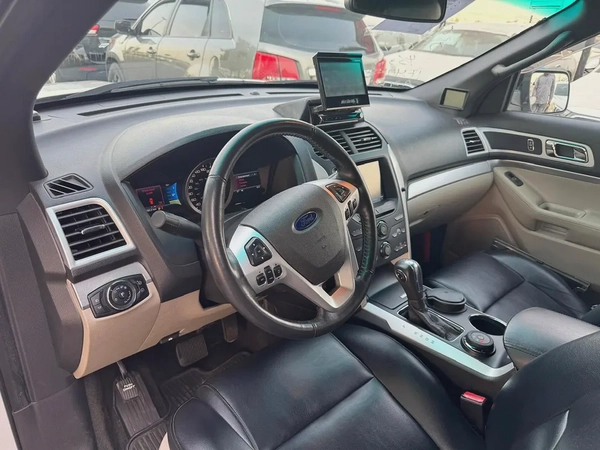 FORD EXPLORER | XLT | 2012 | 7 SEATS | CLEAN CAR FRESH JAPAN IMPORT
