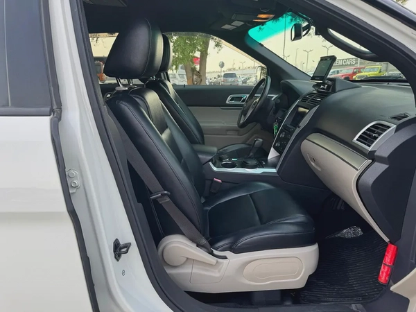 FORD EXPLORER | XLT | 2012 | 7 SEATS | CLEAN CAR FRESH JAPAN IMPORT