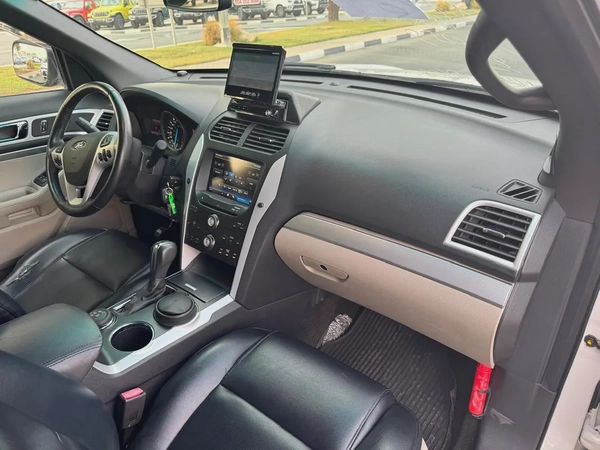 FORD EXPLORER | XLT | 2012 | 7 SEATS | CLEAN CAR FRESH JAPAN IMPORT