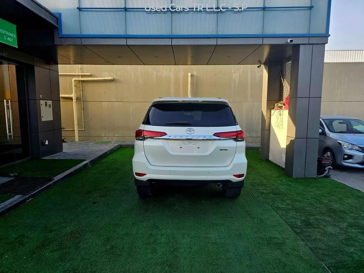 Toyota Fortuner EXR 2.7L EXR FORTUNER V4 4WD/ ORIGINAL PAINT / LOW MILEAGE/ SINGLE OWNE-4-0