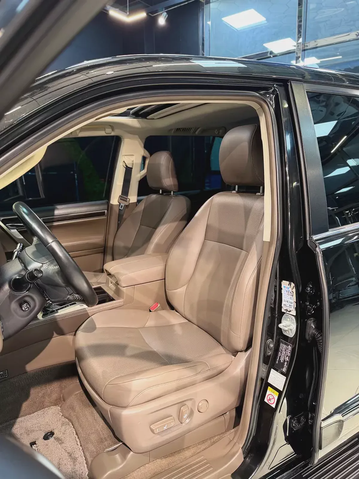 Lexus GX 460 Platinum 2018 | GCC Specs | Pristine Condition-12-12