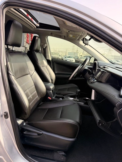 Toyota RAV4 VXR Hybrid XLE 2.5L-13