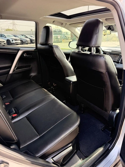 Toyota RAV4 VXR Hybrid XLE 2.5L-15