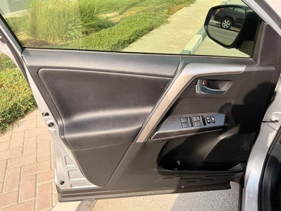 Toyota RAV4 VXR Hybrid XLE 2.5L-16