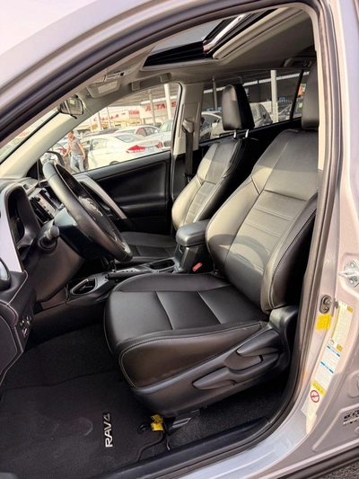 Toyota RAV4 VXR Hybrid XLE 2.5L-5