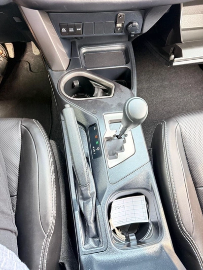 Toyota RAV4 VXR Hybrid XLE 2.5L-7