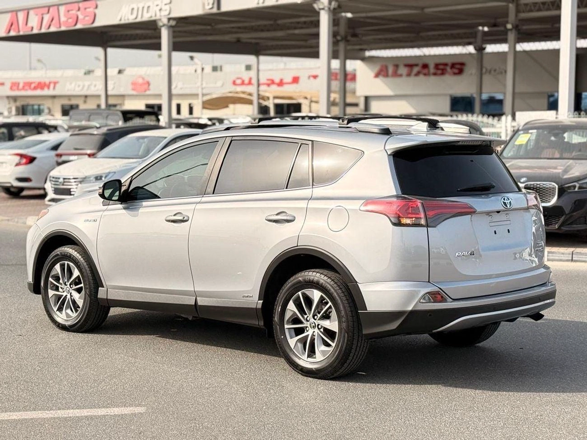 Toyota RAV4 VXR Hybrid XLE 2.5L-12-0